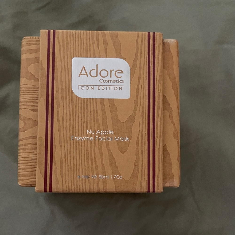 Adore Nu Apple Enzyme Facial Mask - Woodgrain Tan and Red
